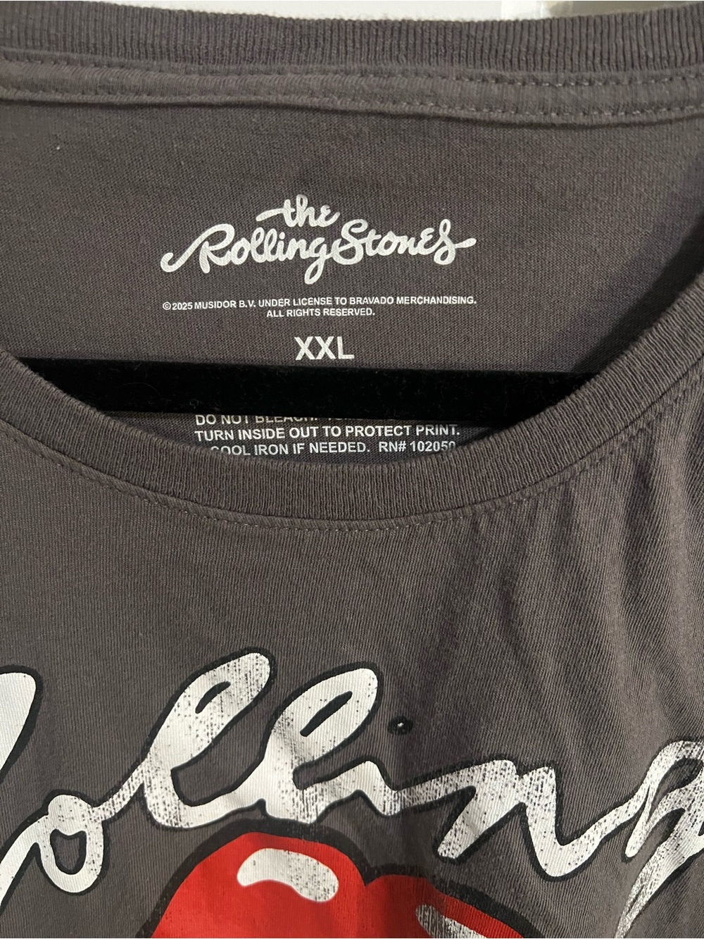 Recycled Rolling Stones Black Tee with Red Tongue Graphic handmade poncho - Picture 3 of 5